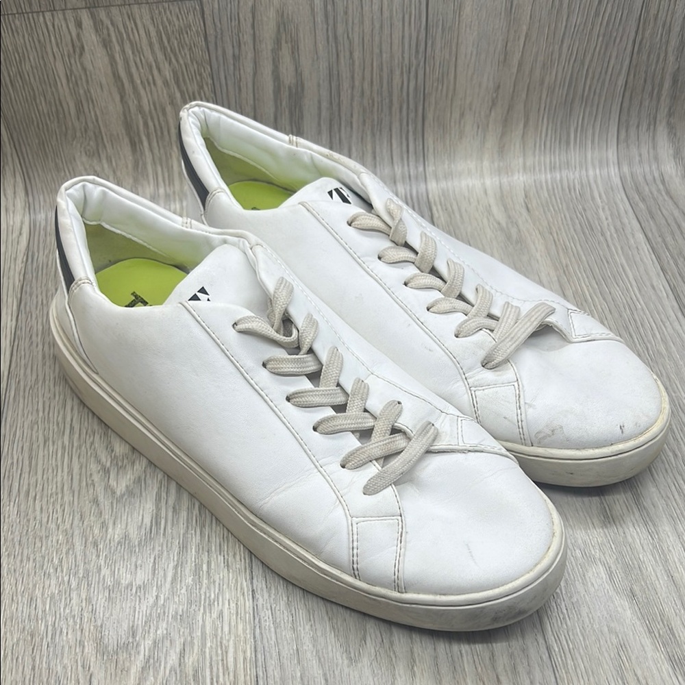 Thousand Fell Sneakers